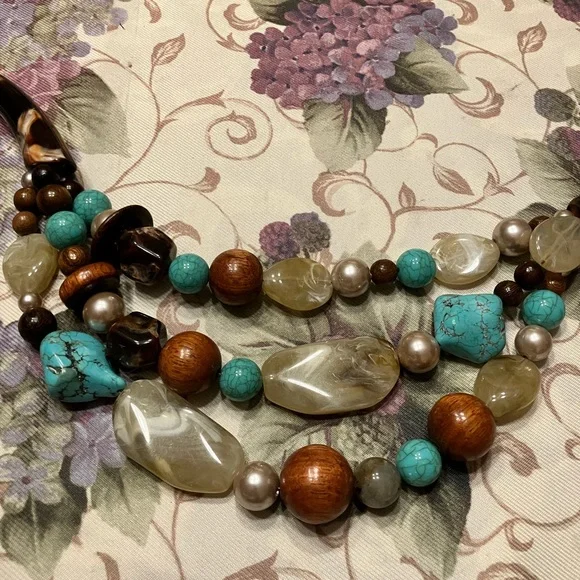 CHICOS ONE OF A KIND NECKLACE WITH AUTHENTIC TURQUOISE, ACRYLIC, WOOD and STONE - Picture 11 of 16